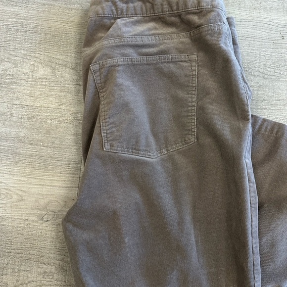 TALBOTS STRETCH CORDUROY STRAIGHT LEG PANTS Size 16 - Picture 4 of 8